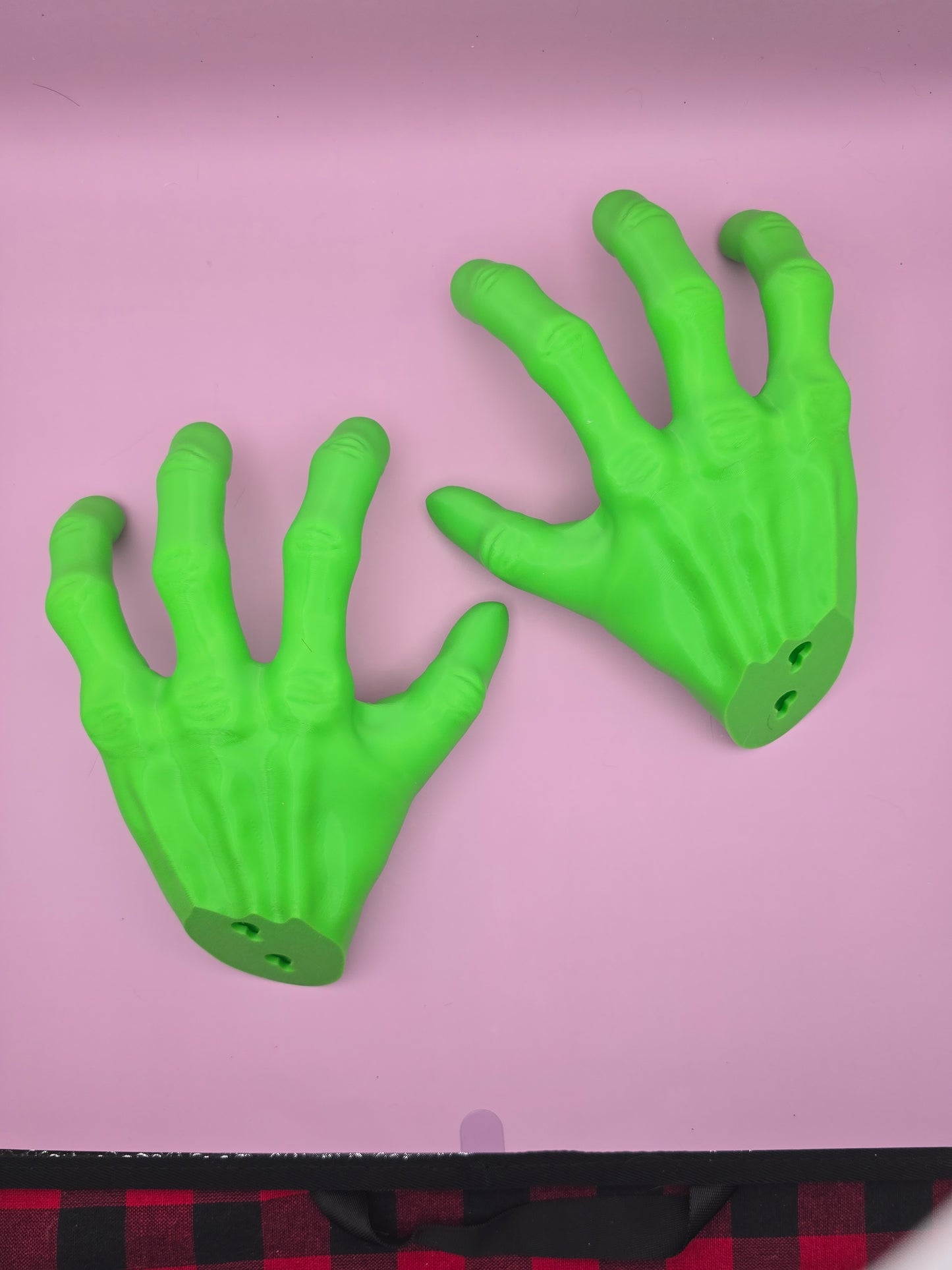Alien Wall Mounted Headset and Controller Holder Organiser Racks