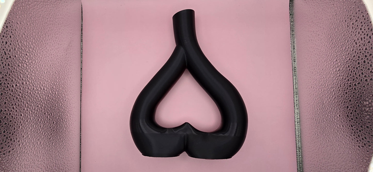 Heart Shaped Vase for Flowers - Elegant Floral Design, Ideal for Home Decor, Versatile Use, Natural Material
