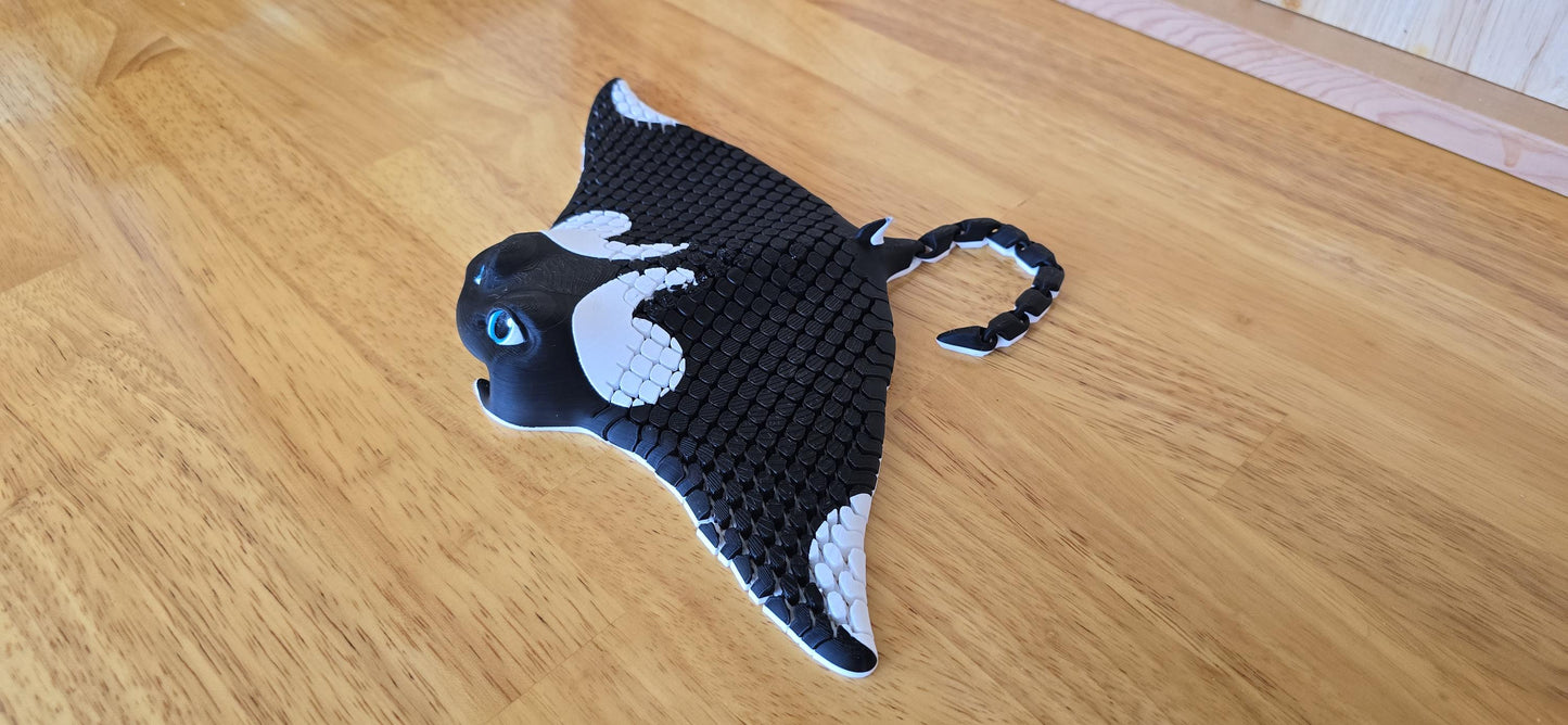 Eco-Friendly 3D Printed Manta Ray Toy – Articulated Ocean Animal Fidget Toy for Kids & Marine Life Lovers